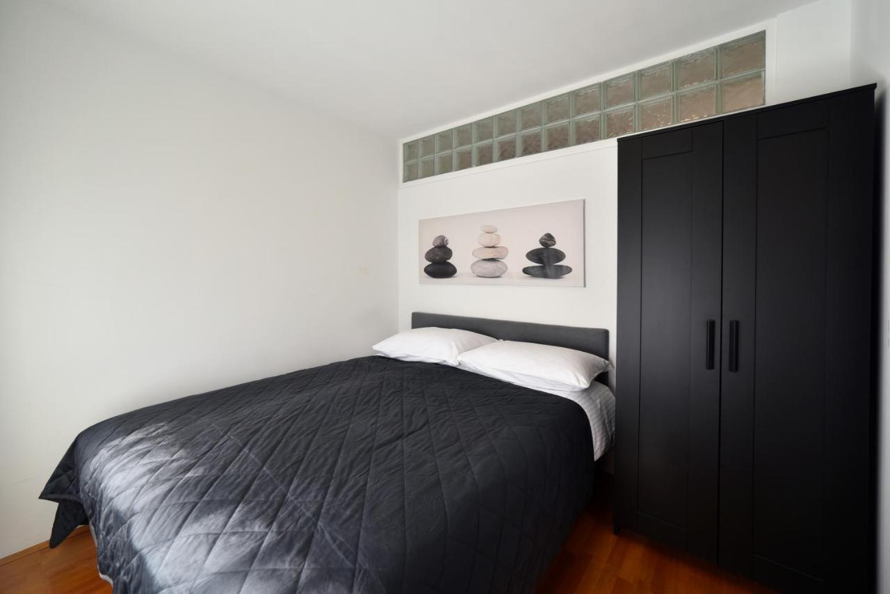 Apartma Lavir With Parking